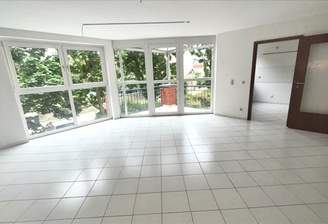 Lichtdurchflutetes Wohnzimmer