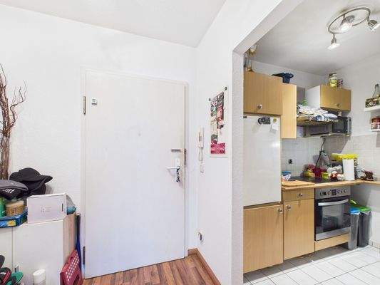 Flur mit Zugang Küche