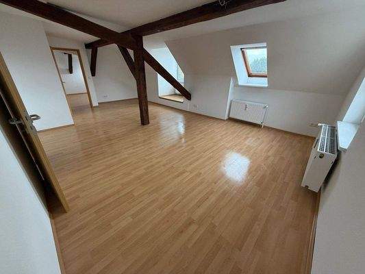 Wohnzimmer einer Wohnung im DG