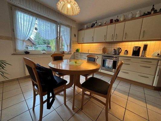 WE 2_EG Küche mit Blick i.d. Garten