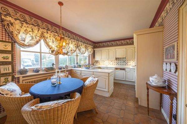 Gemütliche Wohnküche mit Essplatz