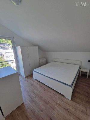 Linke Seite: Zimmer 1 im OG