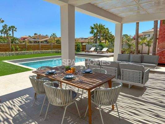 Stylish Mediterranean Style Detached Houses in Almeria