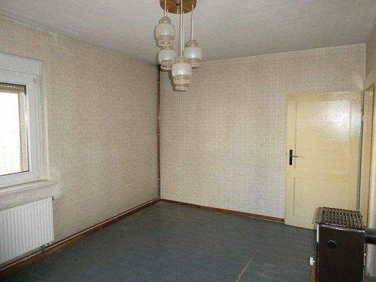 EG: 3x Räume + Flur