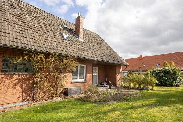 Gartenansicht mit Terrasse