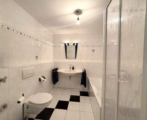 Badezimmer Ansicht 1