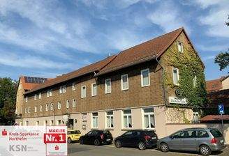 Seiten- und Rückansicht