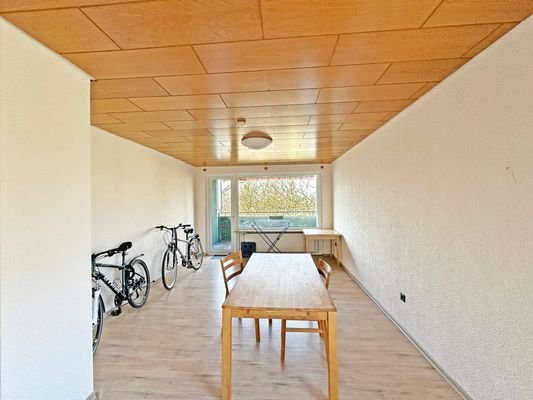 Essbereich mit Balkon