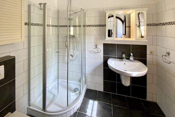 Duschbad im Souterrain