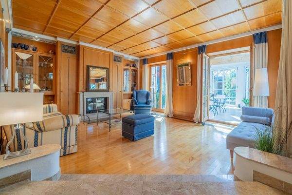 Wohnbereich mit angenzendem Wintergarten