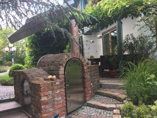 Pumpenhaus und Terrasse