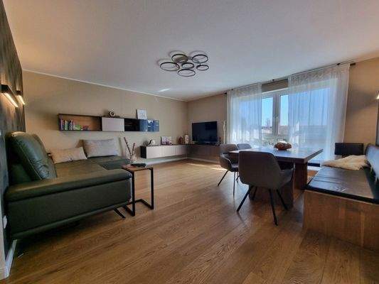 Wohn-/ Essbereich DG