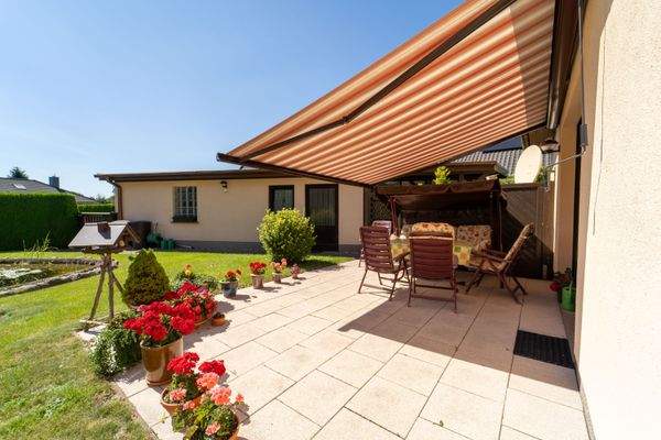 Außenansicht + Garten