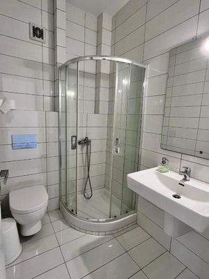 Einzigartige Villa am Meer mit Innenpool, Gärten und Gästehaus