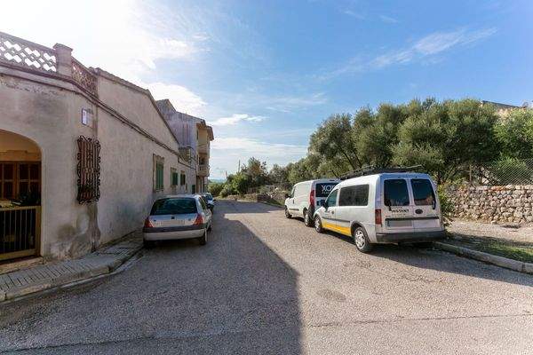 Straße zum Grundstück