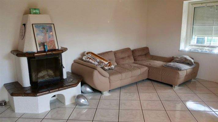 Wohnzimmer mit Kamin EG