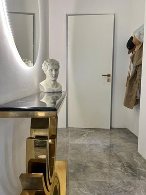 Eingangsbereich mit Garderobe.JPG