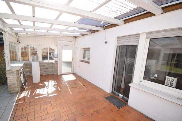 überdachte Terrasse