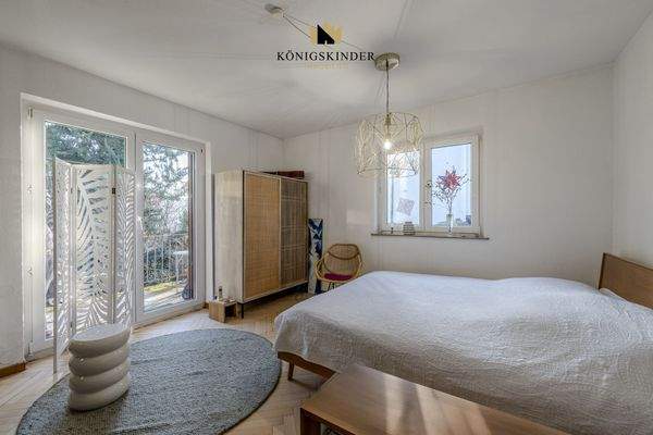 Bsp. Zimmer 1. OG mit Zugang zum Balkon