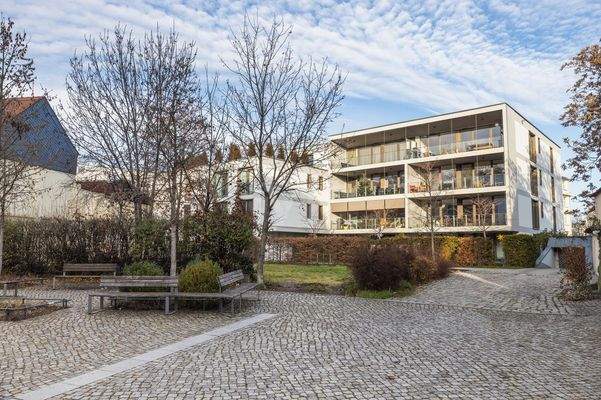 Südansicht von der Straße in die zweite Reihe