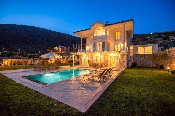 Seafront House with Private Pool in Kalkan Antalya