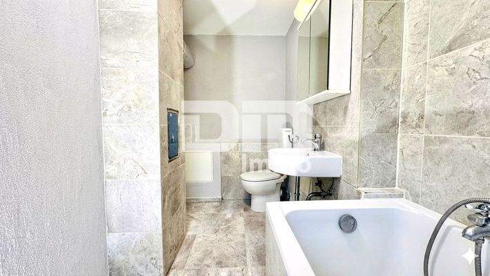 EG Badezimmer / Wanne