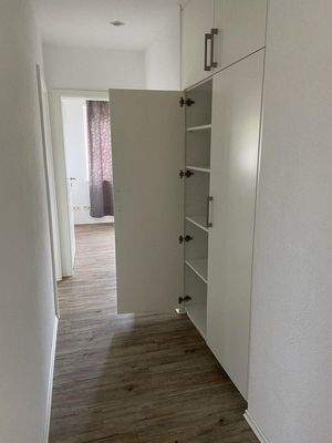 Flur 2 mit Einbauschrank