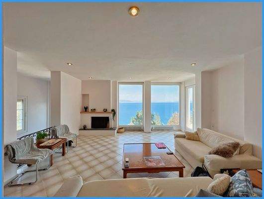 8d1cf65d7a844bd39ba52ecce433f273-original