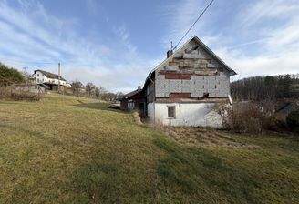 Giebelansicht + Grundstück