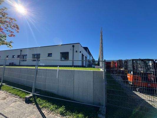 Außenansicht Bürotrakt (3).JPG