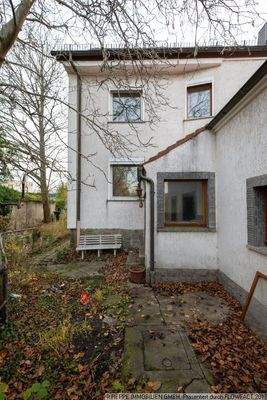 Blick von Osten auf das Wohnhaus