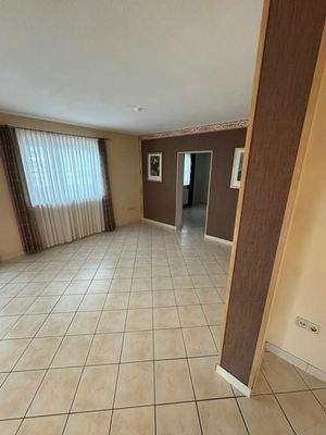 36 WoZi mit Zugang zu weiterem Zi