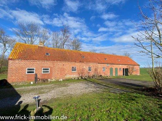 5-Stall Südansicht.JPG