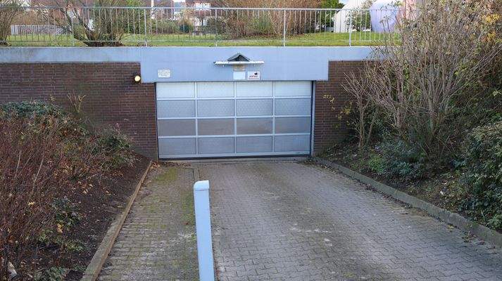 Tiefgarageneinfahrt.JPG