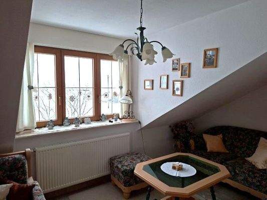 großes Gaupenfenster mit herrlicher Bergsicht