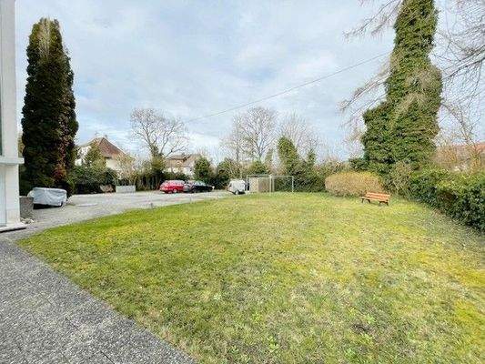 Hofraum_mit_Stellplaetzen