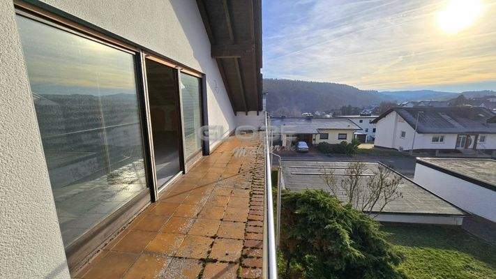 großer Sonnenbalkon DG