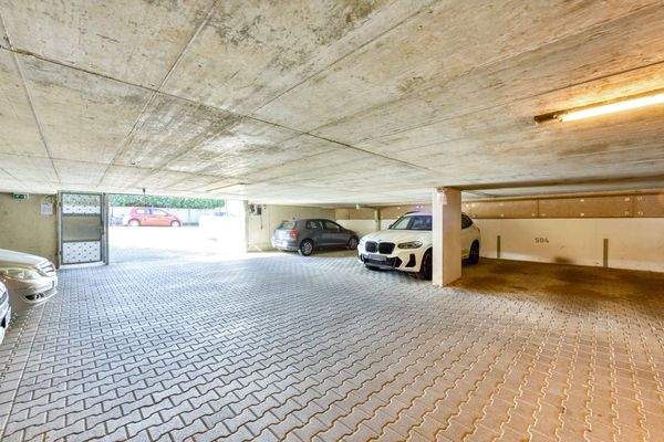 TG-Stellplatz &amp; Einfahrt