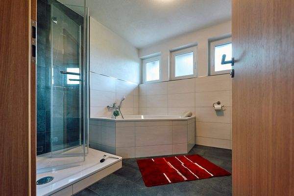 1. Obergeschoss, Bad