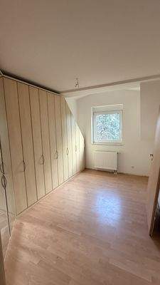 Schlafzimmer rechts mit EBS