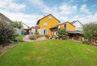 Rückansicht und Garten