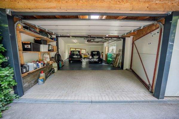 2. große Garage
