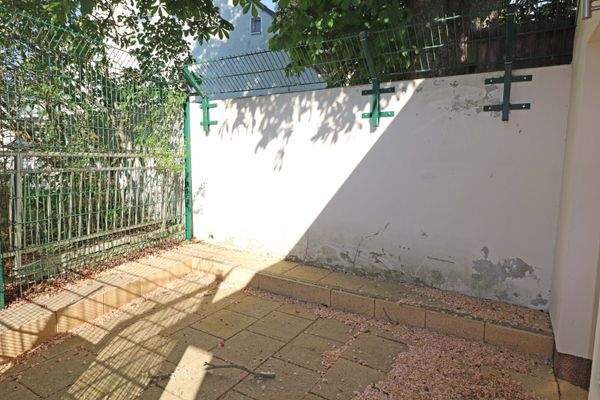 Aussenbereich Hundehaus.jpg