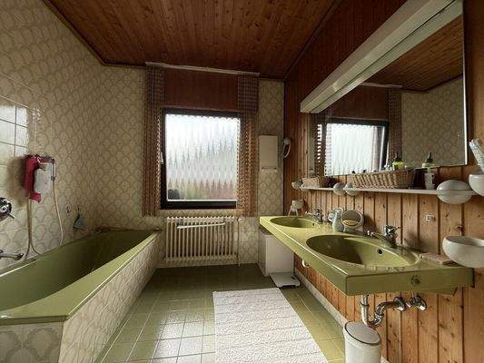 Hauptbadezimmer Erdgeschoss