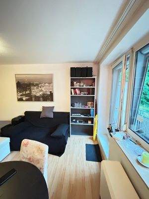 Sofaecke und Zugang zum Balkon