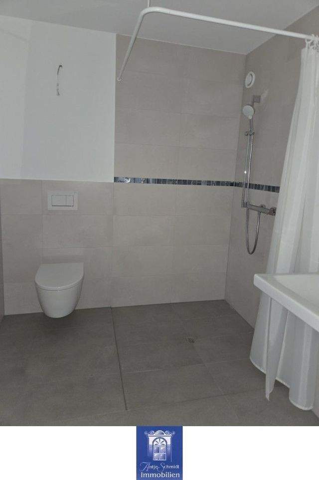 Hochwertige Neubauwohnung mit Balkon, EBK und Fußbodenheizung! ERSTBEZUG! - Photo 3