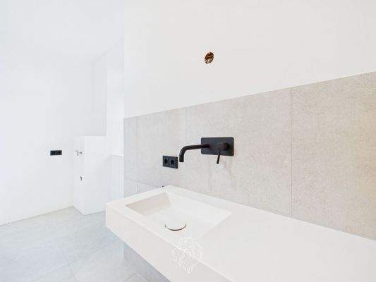 Badezimmer 1.OG Perspektivenwechsel