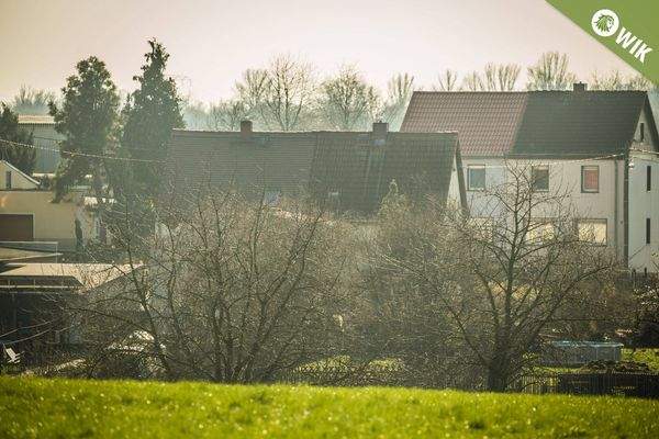 SCHAUMEINNEUHAUSDAHINTEN...