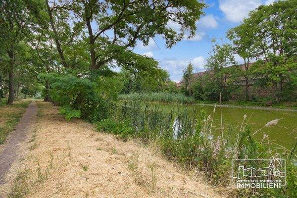 Weg am westlichen Teich