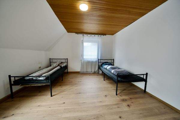 Schlafzimmer DG